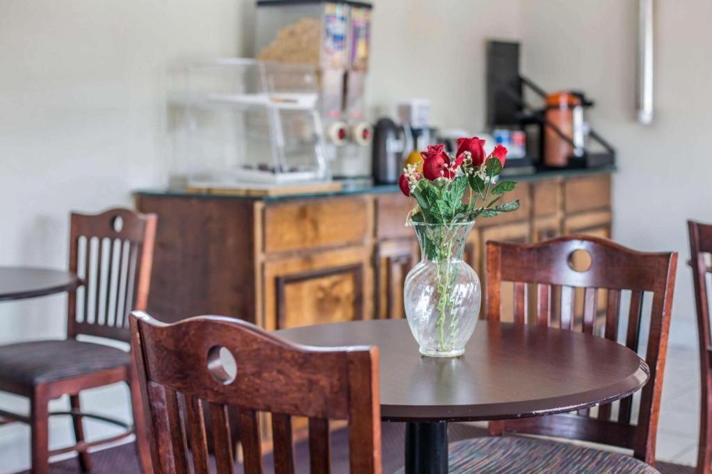 Rodeway Inn Marietta Zewnętrze zdjęcie